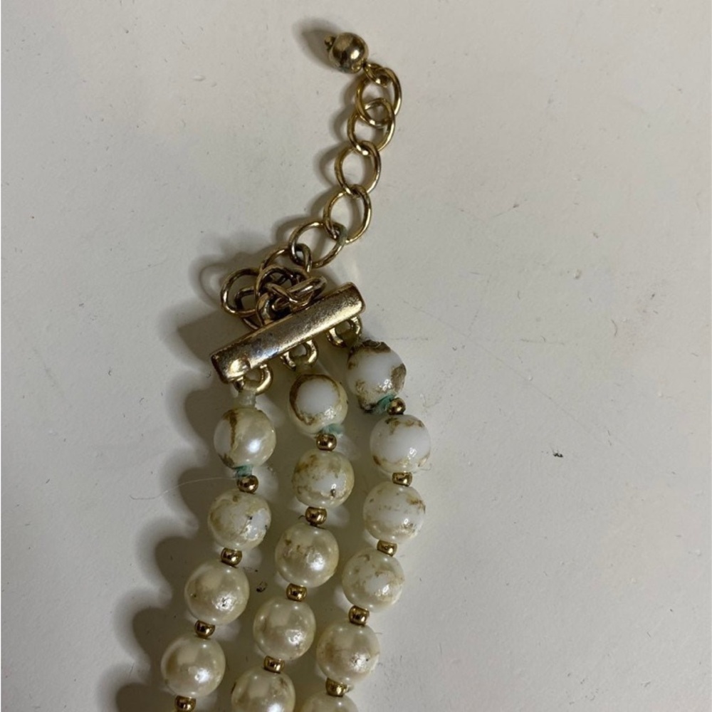 Triple strand pearl necklace may be Ralph Lauren - Picture 4 of 4